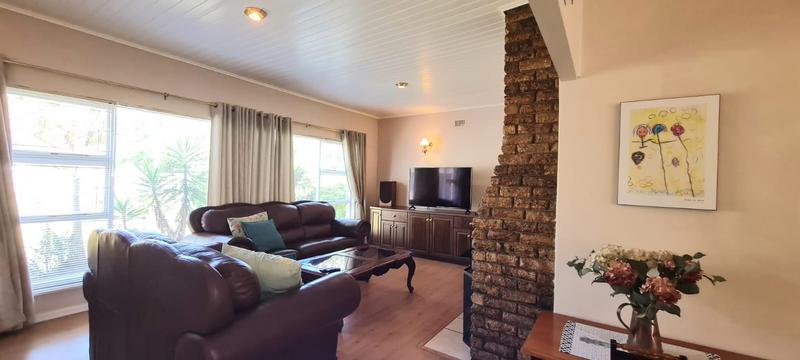 5 Bedroom Property for Sale in De La Haye Western Cape